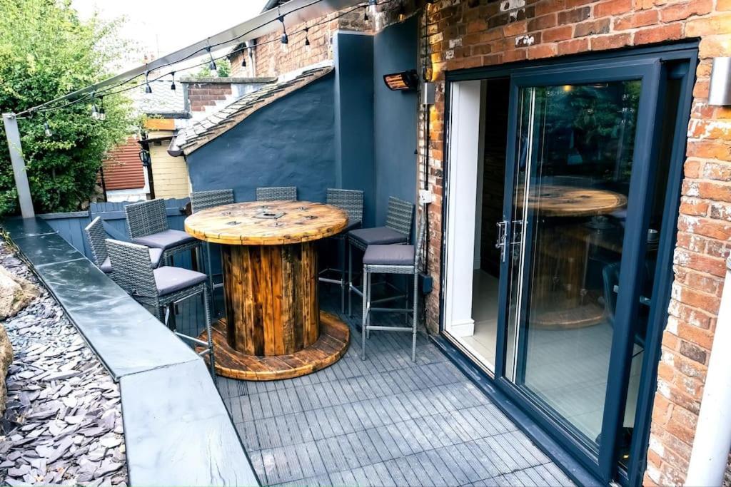 4 Bedroom - Sleep 9 Home In Cheadle Staffordshire - Alton Towers Polar Express Dimmingsdale Peak District Trentham Gardens Water World Eksteriør billede